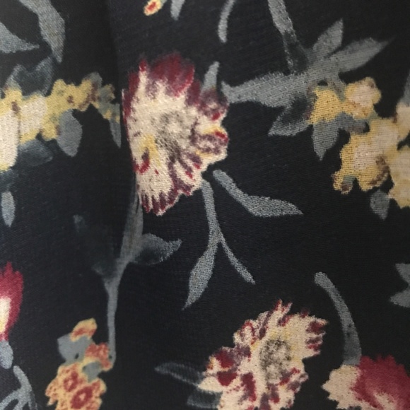 •SOLD• Umgee Floral Navy Blue Vest - Picture 3 of 4